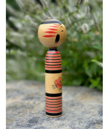 Kokeshi traditionnelle de style tsuchiyu | Fleur de pivoine Pour