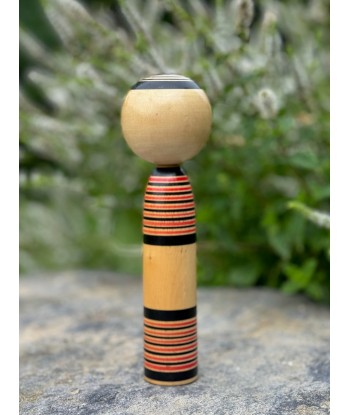 Kokeshi traditionnelle de style tsuchiyu | Fleur de pivoine Pour