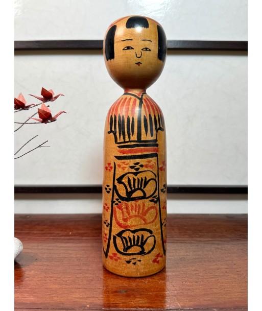 Kokeshi Traditionnelle Kijiyama de Ogura Kyutaro | Kimono fleurs de pivoine pas cher 