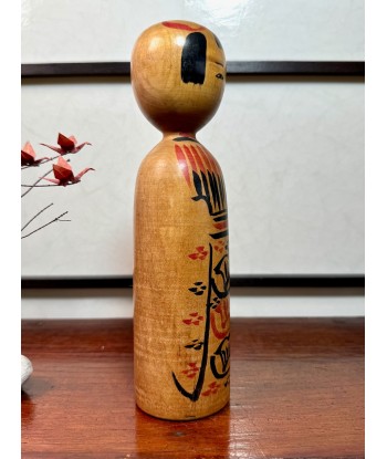 Kokeshi Traditionnelle Kijiyama de Ogura Kyutaro | Kimono fleurs de pivoine pas cher 