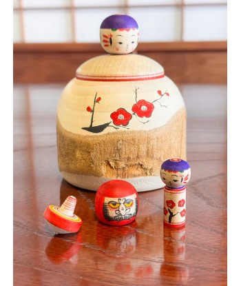 Kokeshi boîte et ses surprises cachées de Yuka Tumizuka acheter